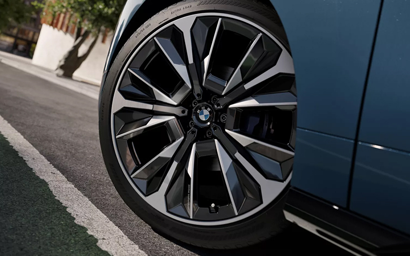 BMW bi-color aerodynamic wheel.