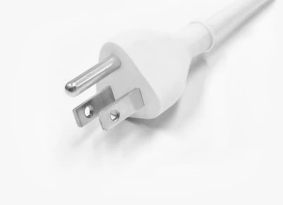 A white grounded outlet power cord