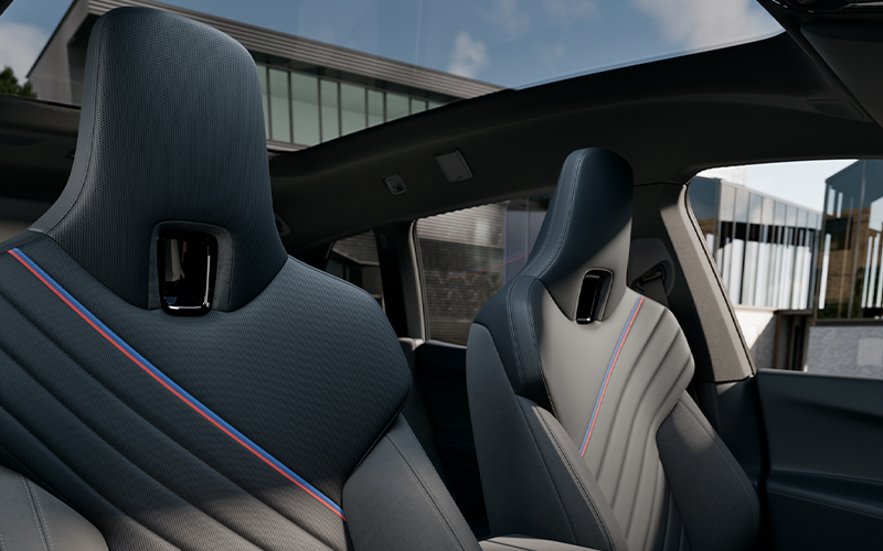 Interior seats and upholstery of the BMW iX M70.