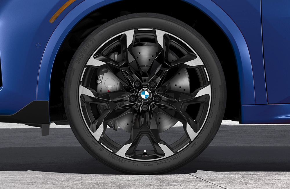 The BMW X2 M35i 21” M light alloy wheel.