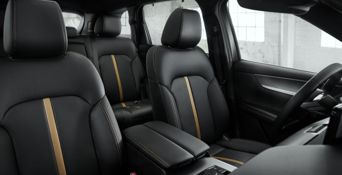 Mazda CX-70 Plug-In Hybrid interior