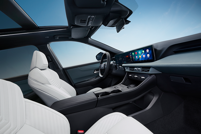 Nissan Rogue interior technology and controls