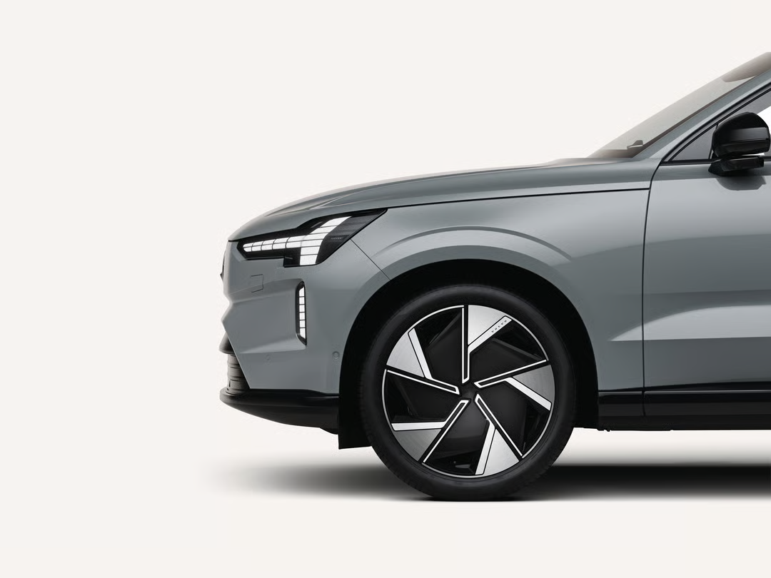 Volvo EX90 Side Wheel View
