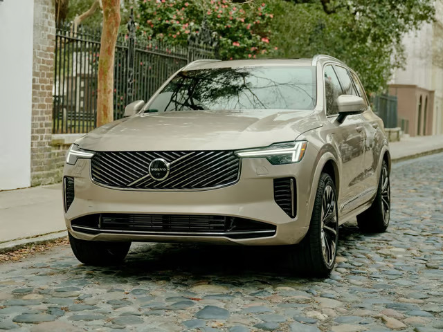 Stationed sand dune XC90